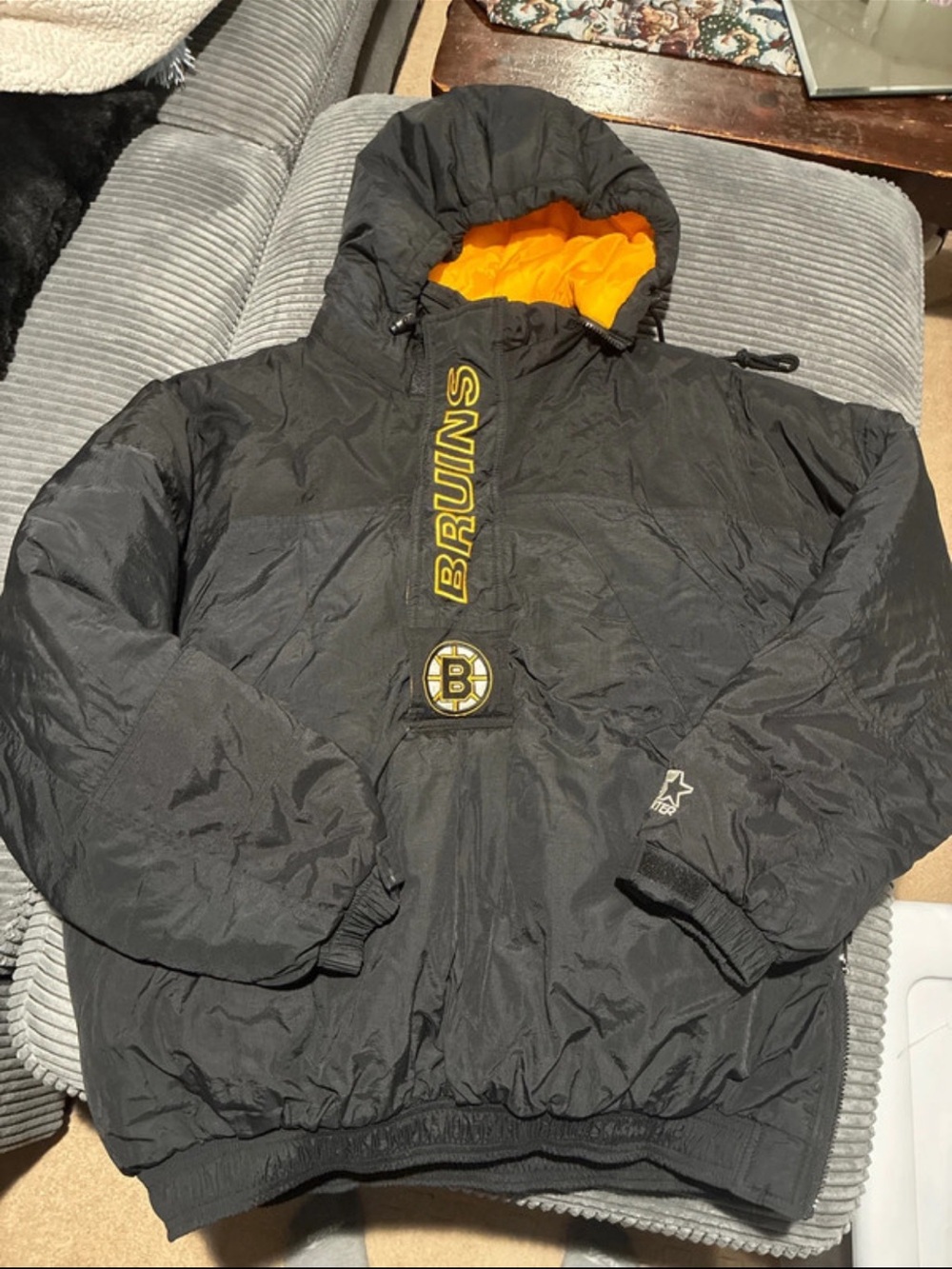 STARTER Black Puffer Jacket with Yellow Lining Bruins Logo